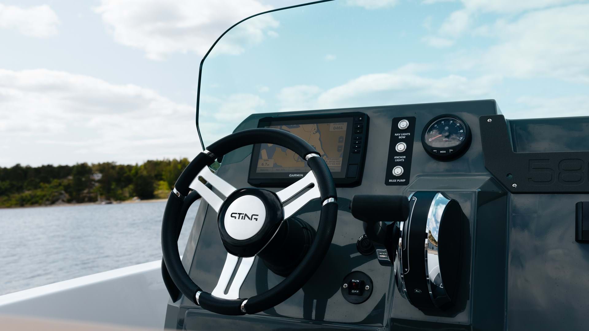 Sting 580S - centre console boat - 18